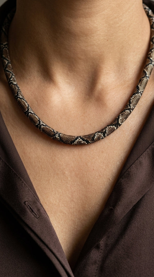 Collier Serpent porté
